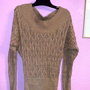 GUESS sweater, size medium